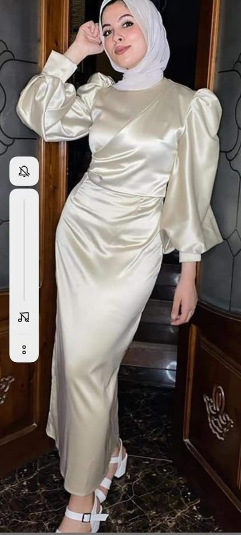 Hijab Dress Party Simple, Hijabi Dresses Soiree, Muslim Fashion Dress Modern, Dress Party Elegant, Dress Soiree, Dress Muslim Modern, Braidsmaid Dresses, Elegant Silk Dresses, Hijab Dress Party