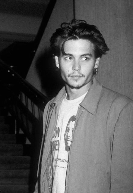 Johnny Depp Hairstyle, 90s Johnny Depp, John Depp, جوني ديب, Young Johnny Depp, Johnny D, 90s Men, Young Celebrities, Palaye Royale