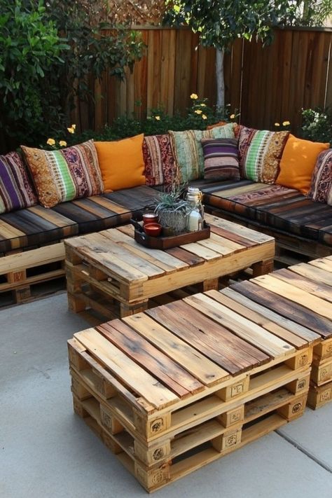 Create unique outdoor furniture with DIY wood pallet projects, perfect for adding style to your backyard. #WoodPalletFurniture #DIYOutdoor Diy Crates From Pallets How To Make, Outdoor Pallet Couch, Pallet Outdoor Couch, Palette Outdoor Furniture, Wood Pallet Bench, Diy Projects Using Pallets, Pallet Furniture Outdoor Couch, Outdoor Pallet Furniture, Outdoor Furniture Ideas Backyards