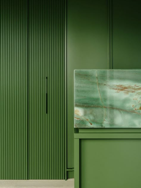 Farnsworth House, Berlin Apartment, Marble Detail, Exposed Concrete, Green Box, Kitchens And Bedrooms, Green Interiors, Modern Storage, Green Kitchen