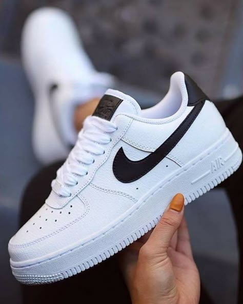 Glitter Things, White Nike Air Force, Nike Shoes Air Force, White Nike Air, Custom Nike Shoes, All Nike Shoes, Air Shoes, Tenis Nike, Nike Air Shoes