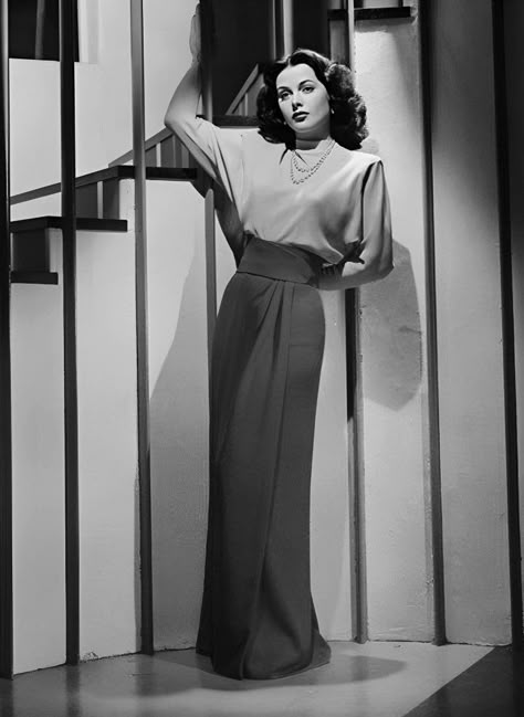 40s Aesthetic Fashion, 1940s Women, 39 Steps, 1940s Woman, Woman In Suit, Hedy Lamarr, 1940's Fashion, Formal Wear Women, Old Hollywood Style