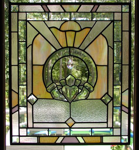 Claddagh Stained Glass... Celtic Stained Glass, Glass Photography, Stained Glass Diy, Stained Glass Panel, Art Stained, Stained Glass Panels, Stained Glass Projects, Art Video, Sea Glass Art