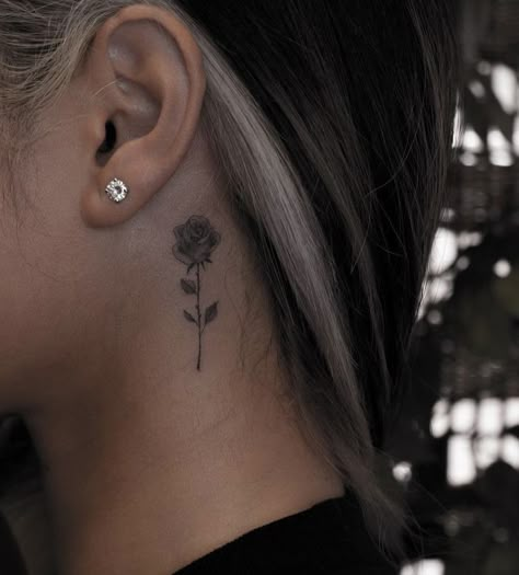 Tattoo Under Ear, Tattoo Ears, Rose Tattoo Behind Ear, Ears Tattoo, Rose Neck Tattoo, Flower Neck Tattoo, Tattoos Ear, Black Color Hairstyles, Tattoo Ear