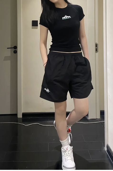 Black Casual Outfit, Retro Summer Outfits, Boyish Outfits, Clothes Y2k, Everyday Fashion Outfits, Casual Day Outfits, Tomboy Outfits, Tomboy Style Outfits, Quick Outfits