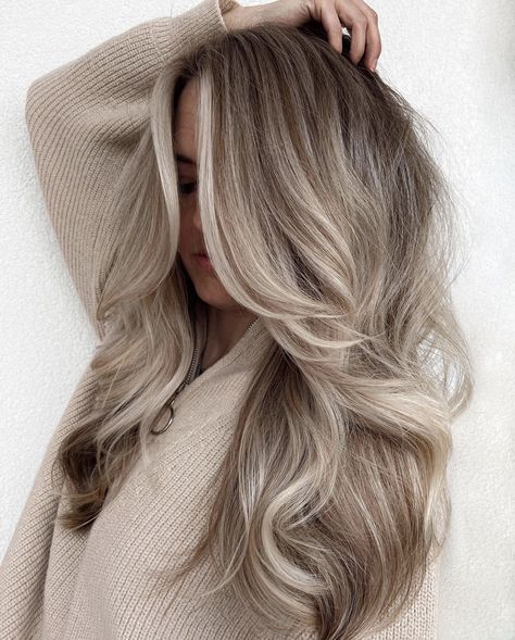 Balayage For Ash Blonde Hair, Ash Blonde Color Chart, Light Blonde With Brown Lowlights, Blonde Hair Brown Balayage, Cool Blonde Pale Skin, Blonde Rooty Balayage, Ash Blonde Smudge Root, Root Melt On Blonde Hair, Highlights Vs Balayage Blondes