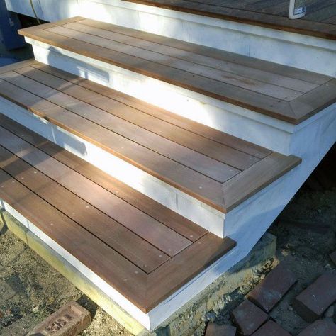 Top 50 Best Deck Steps Ideas - Backyard Design Inspiration Design Per Patio, Patio Stairs, Front Porch Steps, Porch Stairs, Front Stairs, Patio Steps, Deck Steps, Patio Deck Designs, Front Porch Design