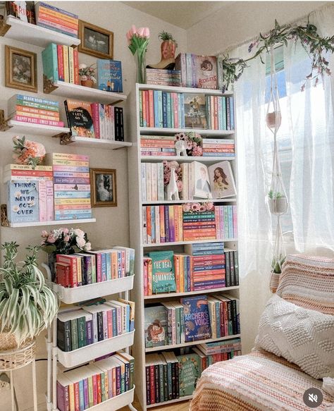 Book Bedroom Ideas Aesthetic, Dream Rooms With Books, Desk Bookshelf Ideas, Book Corners Diy, Bedroom Inspirations Books, Bedroom Book Corner Ideas, Bedroom Inspo Bookshelf, Library Wall In Bedroom, Reading Corner With Bookshelf