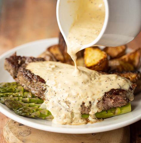 Scottish Dinner, Steak Cream Sauce, Peppercorn Sauce For Steak, Steak Toppings, Pork Chop Sauce, Whisky Sauce, Whiskey Sauce, Whiskey Cream, Pork Sauce