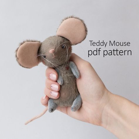 Teddy Mouse Pattern 13cm - DIY Pattern Pictures Of Mice, Russian Bear, Teddy Bear Making, Diy Plush Toys, Mouse Pattern, Animal Sewing Patterns, Plushie Patterns, Sewing Stuffed Animals, Fabric Toys