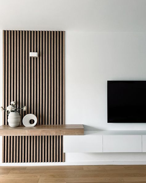 35 TV Wall Design Ideas for a Modern Luxury Living Room - Transform Your Space with Style - placeideal.com Tv Wall Makeover, Small Living Room Tv Wall, Big Tv Wall, Bedroom Tv Wall Design, Tv Unit Wall Design, Tv Wall Design Ideas, Timber Wall Panels, Tv Feature Wall, Chasing Pavements