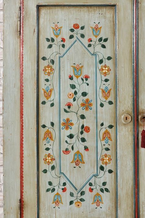 Whimsy Bathroom Decor, Folk Art Wardrobe, Scandinavian Door Design, Flowers Painted On Door, Painted Door Trim, Cool Painted Doors, Paint Wardrobe Doors, Hidden Paintings In House, Swedish Painted Furniture