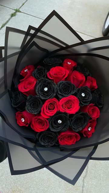 Black Glitter Roses Bouquet, Red And Black Rose Bouquet, Black And Red Flower Bouquets, Black Ribbon Bouquet, Black And Red Roses Bouquet, Red And Black Bouquets, Valentine Roses Bouquet, Glitter Roses Bouquet, Black And Red Bouquet