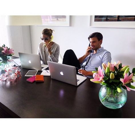 That time they took care of business, without compromising on style. Work Vision Board, Johannes Huebl, Fashion Jobs, Olivia Palermo Style, Business Photoshoot, Stylish Couple, Business Lifestyle, On The Phone, Relationship Goals Pictures