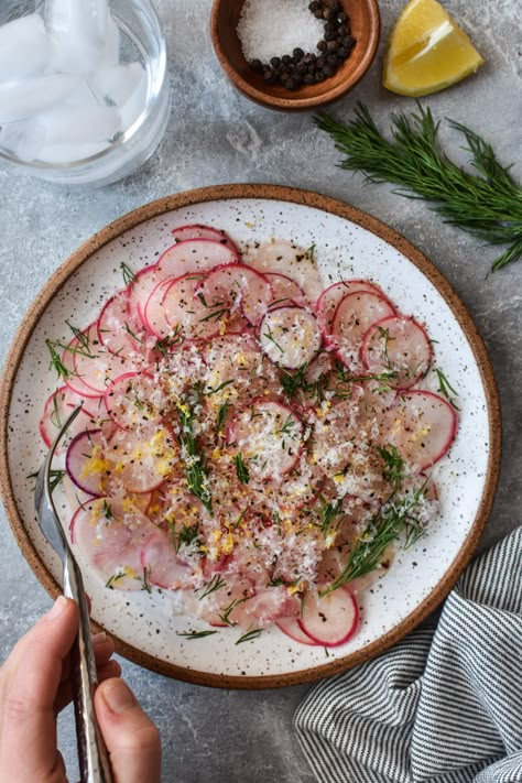 Spring Side Dishes, Radish Recipes, Radish Salad, Idee Pasto Sano, Radishes, Spring Recipes, Food Inspo, Soup And Salad, Pretty Food