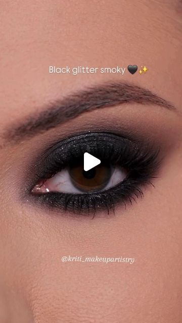 Dark Makeup Tutorial, Black Eye Makeup, Smoky Eyeshadow, Bold Lip Color, Artist Makeup, Basic Makeup, Evening Makeup, Dark Makeup, Eye Tutorial