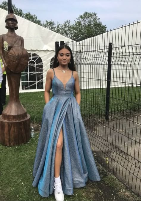 Green Quinceanera, Green Quince, Prom Birthday, Mexican Candy, Classy Prom Dresses, Gaun Fashion, Stunning Prom Dresses, Red Dresses Classy, Dresses Green