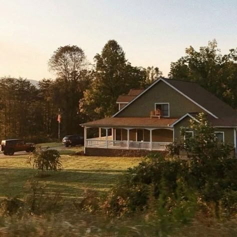 Chestnut Springs Series, Chestnut Springs, Elsie Silver, Book Aesthetics, Future Life, Country Life, Farm Life, House Inspo, Small Town