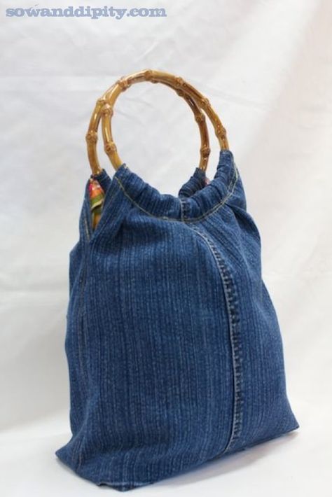 Jean Projects, Blue Jean Purses, Recycled Jeans Bag, Denim Bag Patterns, Jean Purses, Sac Diy, Jean Purse, Blue Jeans Crafts, Denim Handbags