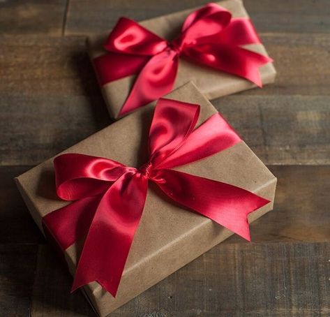 How To Tie A Present Bow With Ribbon, How To Tie Gift Bow, How To Tie Bow On Present, Gift Wrap Bows With Ribbon, How To Tie A Bow On A Gift, How To Tie The Perfect Bow With Ribbon, How To Tie A Perfect Bow With Ribbon, How To Tie A Ribbon On A Gift, How To Make A Bow With Ribbon For A Gift