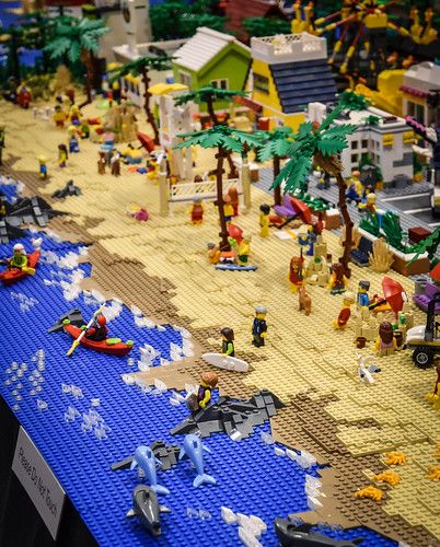 Lego City Display, Lego Beach, Lego Challenge, Big Lego, Lego City Sets, Lego Boards, Lego Table, Amazing Lego Creations, Lego Modular