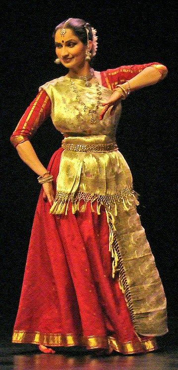 Kathak Costume, Indian Dance Costumes, Indian Classical Dancer, Kathak Dance, Dance Of India, Dance Costumes Dresses, Indian Classical Dance, Indian Dance, Indian Aesthetic