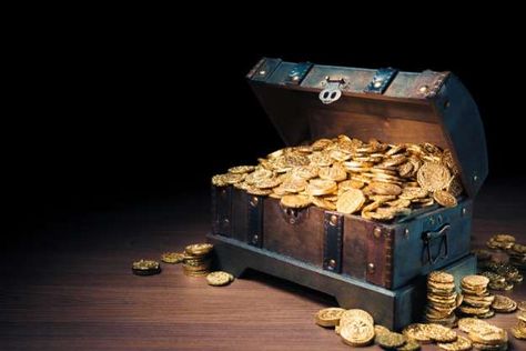 To most people, the search for missing treasure seems like little more than a convenient plot device... - Provided by Best Life Open Treasure Chest, Attracting Abundance, High Contrast Images, Deep Sea Diving, Buried Treasure, Pirate Treasure, All Things New, Gold Bullion, Attract Money