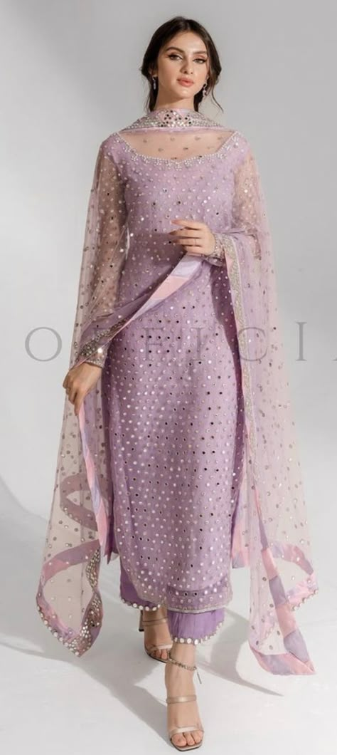 Trendy Outfits Indian, Anarkali Dress Pattern, Gaun Fashion, Casual Indian Fashion, Desi Fashion Casual, Pakistani Fancy Dresses, Salwar Kamiz, Beautiful Pakistani Dresses, Indian Dresses Traditional