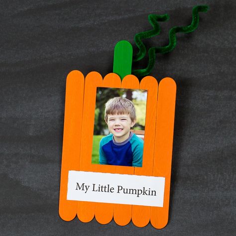 Popsicle Stick Pumpkin, Toe Up Socks, Pumpkin Patch Pictures, Pumpkin Activities, Pumpkin Pictures, Picture Frame Crafts, October Crafts, Keepsake Crafts, Fun Halloween Crafts