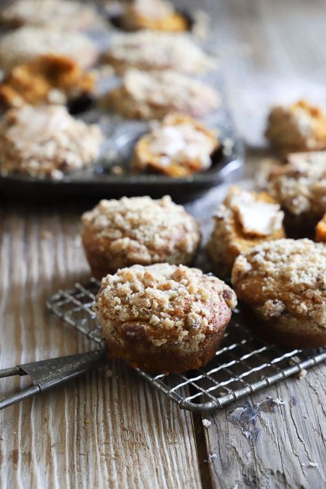 Moist bakery style pumpkin muffins topped with an irresistible cinnamon pecan streusel and homemade whipped maple butter to top. These Pumpkin pecan muffins are beyond delicious and perfect on a crisp autumn morning! Pumpkin Pecan Muffins, Crisp Autumn Morning, Sage Recipes, Pecan Muffins, Pumpkin Pecan Pie, Streusel Muffins, Maple Butter, Muffin Streusel, Pumpkin Spice Syrup