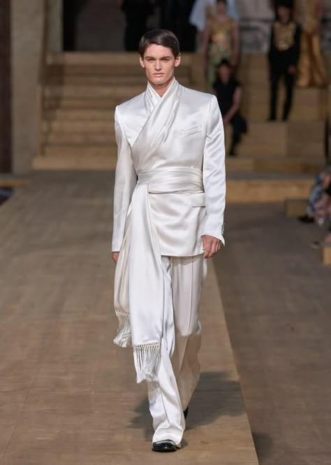 DOLCE & GABBANA ALTA SARTORIA 2024 SARDEGNA FASHION SHOW Mens Royal Outfit, Mens Couture Fashion, Male Couture Fashion, Men Met Gala Looks, Angelic Outfits Male, Male Fashion Runway, Couture Fashion Men, Gay Wedding Outfits, Mens Fashion Runway