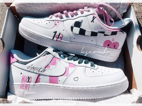 SKZ merch Stray Kids Shoes, Stray Kids Case 143, Custom Air Forces, Zapatillas All Star, Angelus Paint, Stray Kids Outfits, Painted Nikes, Custom Sneakers Diy, Af1 Shoes