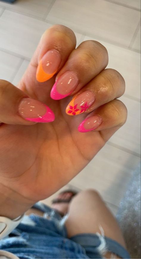 Cute Nail Ideas For Vacation, Nail Hawaii Design, Mexico Nails Ideas, Nail Inspo Holiday Summer, Obx Nails Easy, Vacation Nails For Mexico, Aruba Nail Ideas, Preppy Nail Inspired, Colourful Vacation Nails