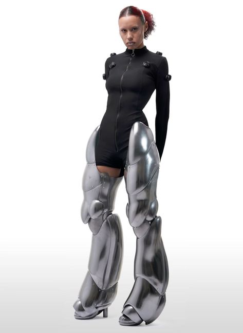 Futuristic Leather Outfit, Outfit Ideas Futuristic, Futuristic Utopian Fashion, Cyberpunk Outfit Character Design, Cyberpunk Legs, Sci Fi Bodysuit, Cyberpunk Fashion Futuristic Clothing, Futuristic Cyberpunk Fashion, Cybertech Fashion