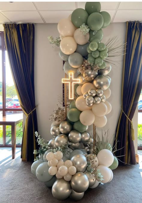 Decoration Communion, Communion Centerpieces, Recuerdos Primera Comunion Ideas, Confirmation Party, Bautizo Ideas, Boys First Communion, Deco Ballon, First Communion Decorations, Communion Decorations