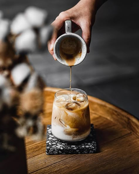 Cooffe Style Bar, Autumn Coffee Shop, Cafe Photoshoot, Coffee Photoshoot, Cafe Photography, Coffee Shop Photography, Coffee Photo, Coffee Shot, Food Photography Props