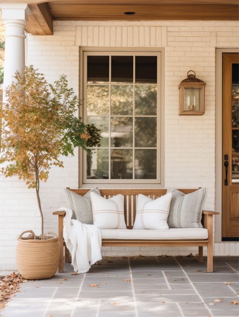 Front Porch Bench Decorating Ideas, Front Porch Seating Ideas, Front Porch Seating, Teak Bench Outdoor, Modern Front Porches, Front Porch Bench, Front Porch Furniture, Modern Porch, Porch Bench