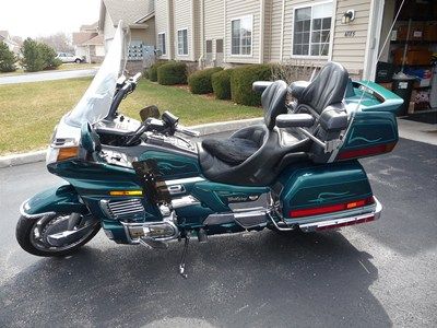 Luxury Motorcycles, Honda Motorcycles Goldwing, Goldwing Trike, Goldwing Motorcycles, Honda Wing, Touring Motorcycles, Motos Honda, Honda Goldwing, Honda Bikes