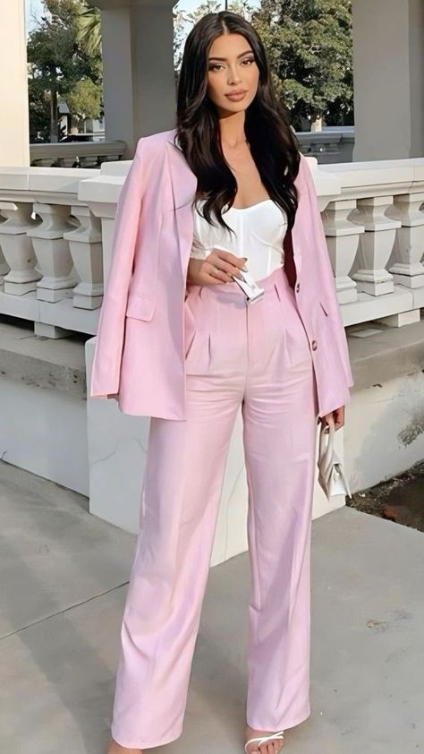 Pink Pant, Chique Outfit, Stylish Work Attire, Elegante Casual, Classy Work Outfits, Stylish Work Outfits, Graduation Outfit, Fashion Mistakes, Looks Chic