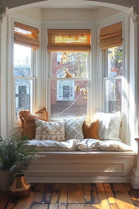 Bay Window Ideas Bedroom, Bay Window Ideas Living Room, Window Seat Bay Window, Window Nook Ideas, Bay Window Reading Nook, Bay Window Seat Ideas, Ideas For Bay Windows, Bay Window Nook, Bedroom With Bay Window