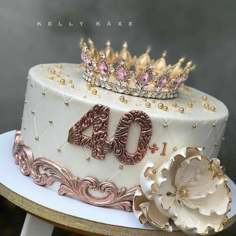 40th Birthday Cake For Women, Queens Birthday Cake, 40th Bday Ideas, 40th Cake, 40th Birthday Party Decorations, 40th Birthday Cake, 40th Birthday Ideas, Luxury Cake, Elegant Birthday Cakes