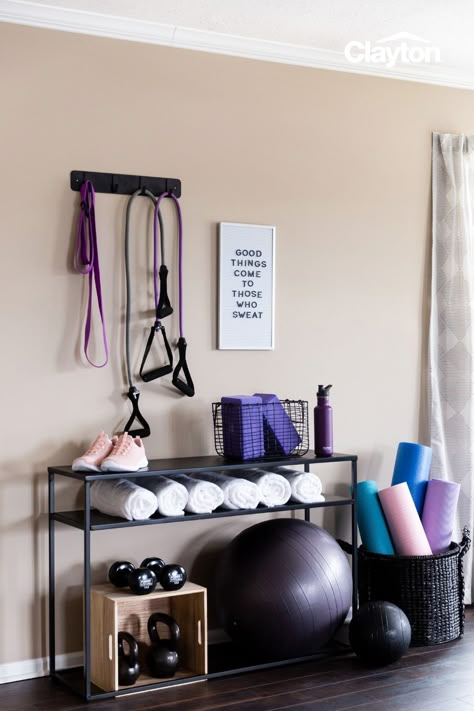 Create your own home gym with these simple tips from our blog! Pick your space and define the function of this space whether its a home yoga studio or a home weight lifting gym. Then set up your space using a small rack or table for supplies. Place a hanger with hooks on the wall for equipment like resistance bands. Use a basket for item like yoga mats and more! Get the full how to create a home gym at the blog. Gym Corner, Gym At Home Ideas, Gym House, Small Home Gyms, Mini Gym At Home, Small Home Gym, Workout Room Home, Mini Gym, Flex Space