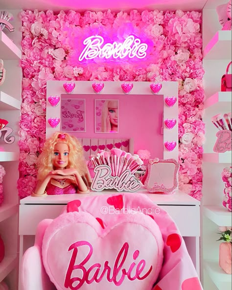 Girly Pink Bedroom Princesses, Barbie Bedroom Aesthetic, Barbie Bedroom Ideas Kids, Mcbling Bedrooms, Barbie Themed Room, Barbie Airbnb, Girly House Decor, Victoria Bedroom, Barbie Hotel