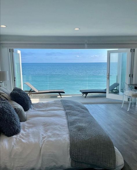 Bedroom Beach View, Hawaii House Interior, Romantic Room Surprise, Bedroom Ocean View, Dream Beach Houses, Romantic Room, Beach House Design, Dream Beach, Luxury Homes Dream Houses