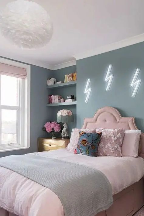 40 Awesome Teen Girl Bedroom Decor Ideas - Shelterness Pink Bedroom Aesthetic, Girls Blue Bedroom, The Pink House, Girls Bedroom Colors, Future Board, Teenage Room, House Bedroom, Pink House, Girl Bedroom Decor