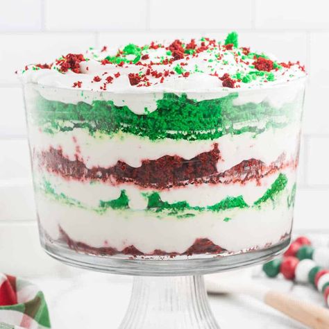 Cranberry Orange Trifle Pioneer Woman, Grinch Trifle Recipe, Sugar Cookie Trifle, Christmas Whipped Cream, Grinch Trifle, Christmas Truffle Desserts Layered, Red And Green Desserts, Trifle Christmas Desserts, Christmas Jello Cake