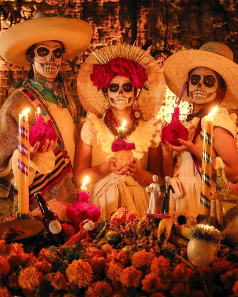 Girly Party Ideas, Dia De Los Muertos Decorations Ideas, Mexico Day Of The Dead, Cancun Tulum, Mexican Culture Art, Dance Themes, Hispanic Culture, All Souls Day, Mexico Culture