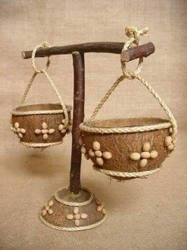 Second Wedding Ideas, Ideas Para Decorar Jardines, Shell Craft Ideas, Pista Shell Crafts, Sheath Wedding Dresses, Coconut Shell Crafts, Craft From Waste Material, Diy Coconut, Crafts Simple