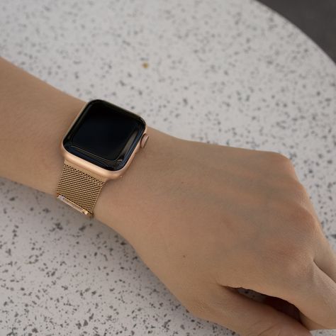 Apple Watch Fashion, Stylish Watches Men, Styles Of Fashion, Rose Gold Apple Watch, Best Apple Watch, Gold Apple Watch, New Apple Watch, Iwatch Apple, Gold Apple