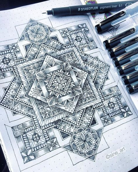 Mandala Drawing Ideas, Sacred Geometry Art Mandalas, Drawing Ideas Simple, Zantangle Art, Square Drawing, Drawing Mandala, Mandala Drawings, Graph Paper Designs, Easy Mandala Drawing